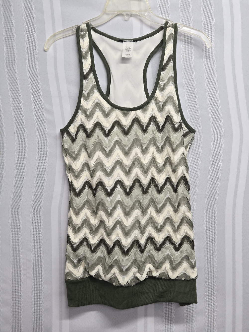 Women’s Sleeveless Chevron Lace Tank Top - Olive & White SIZE SMALL